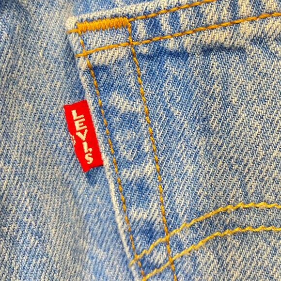 Premium Denim Levi's Festival Cut Out Shorts Capital E, Raw Hem, Button Fly 28 - Picture 6 of 10